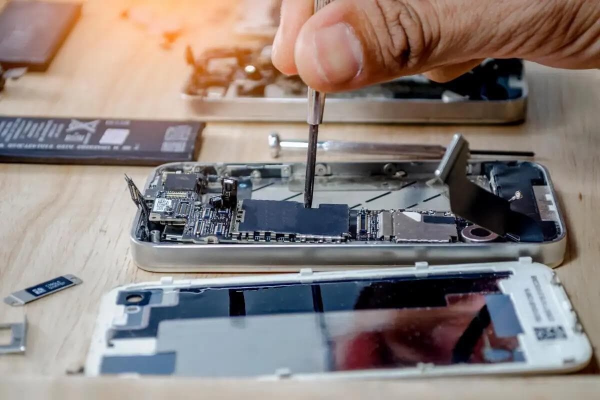 Guide to Phone Repair Shop – Trusted Service Since Day One